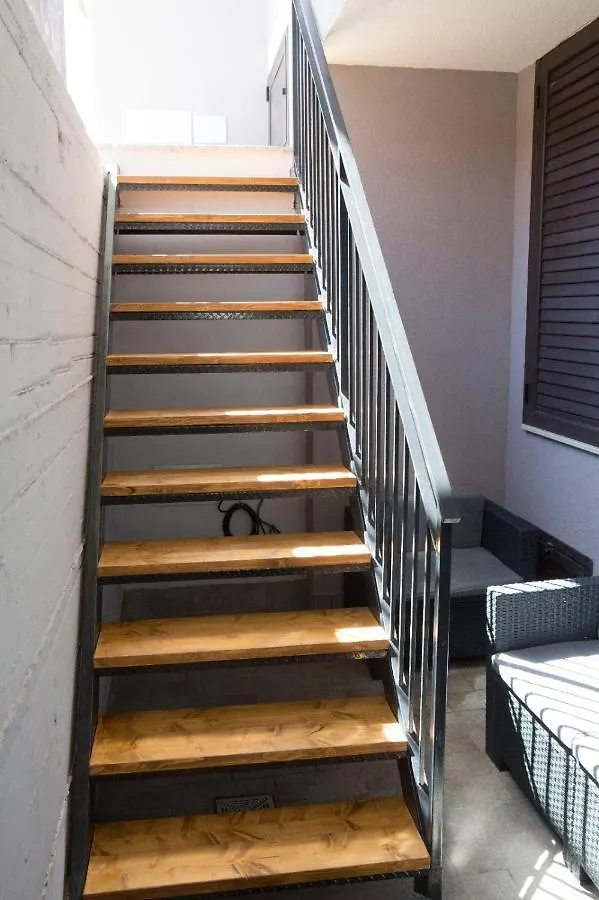 לינה וארוחת בוקר מילאצו Sunset Loft