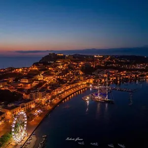 Harbor Elegance Estate Affittacamere
