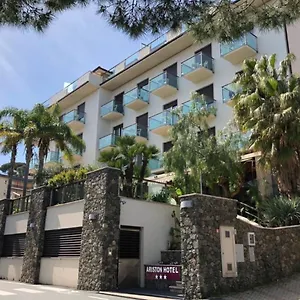 https://hotel-ariston-varazze.hotelitalianriviera.com